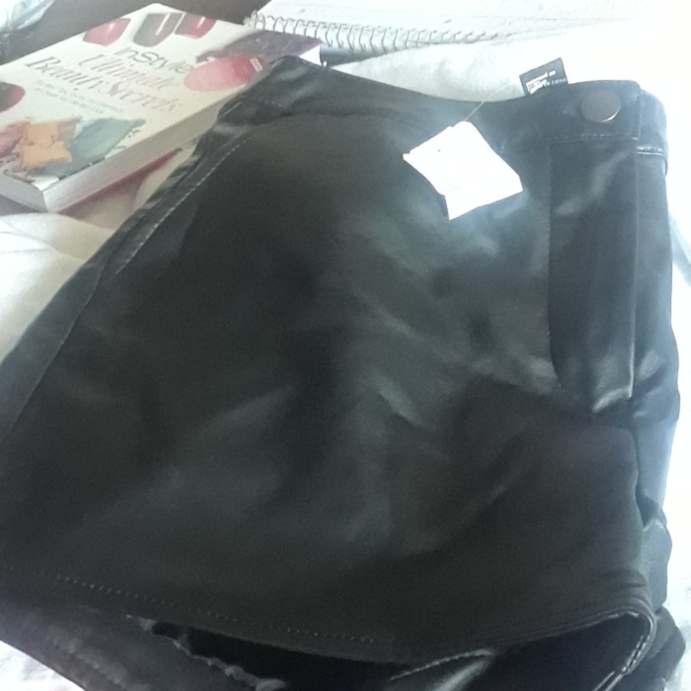 Forever 21 nwt fake leather 'booty' shorts :)